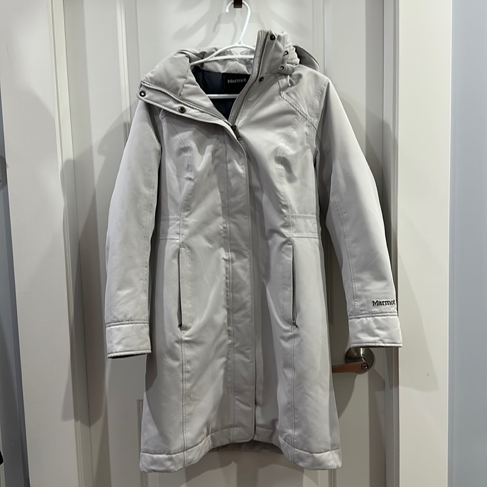 Waterproof Marmot coat lightly used good quality. Size small. Light weight.